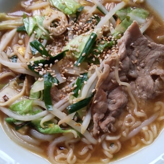 肉野菜炒め！インスタントラーメン♪